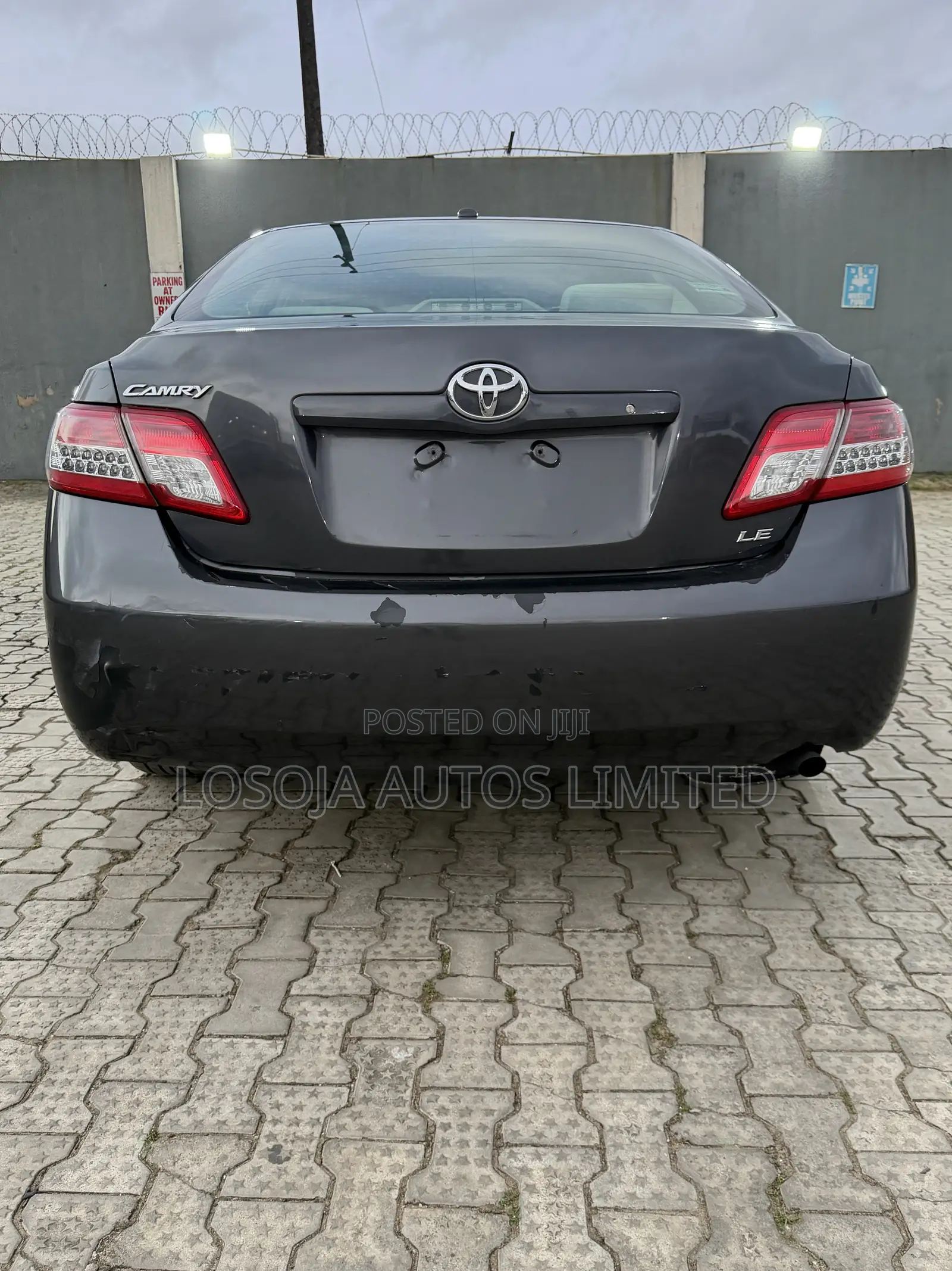 Toyota Camry LE 4dr Sedan (2.5L 4cyl 6AM) 2010 Gray