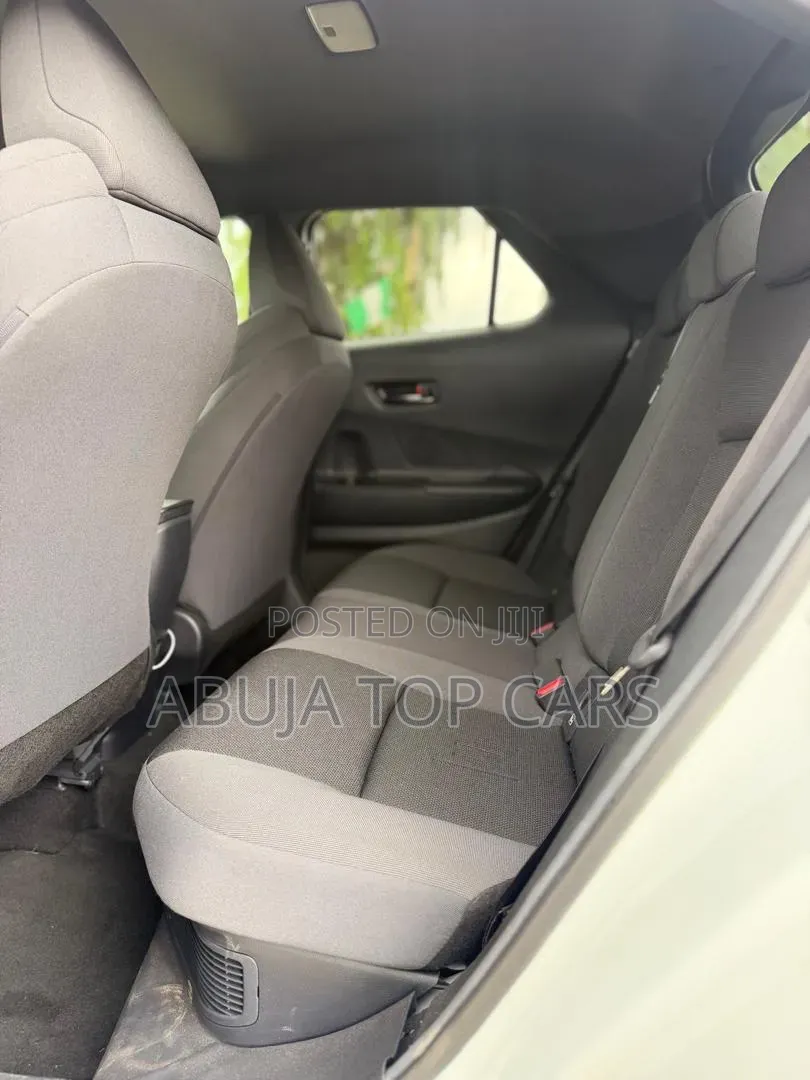 Toyota C-HR 2025 White