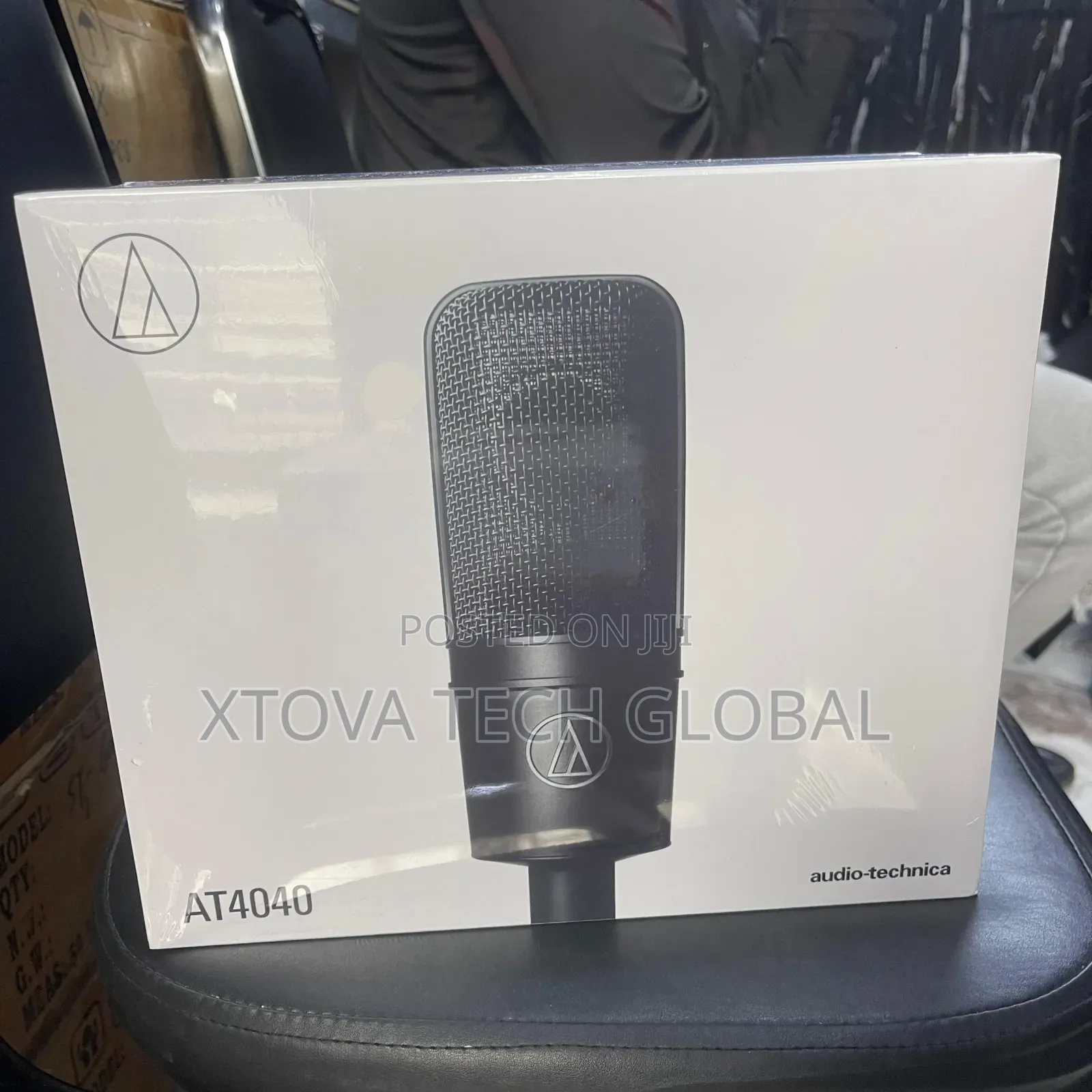 Audio-Technica AT4040 Large-Diaphragm Cardioid Condenser Microphone