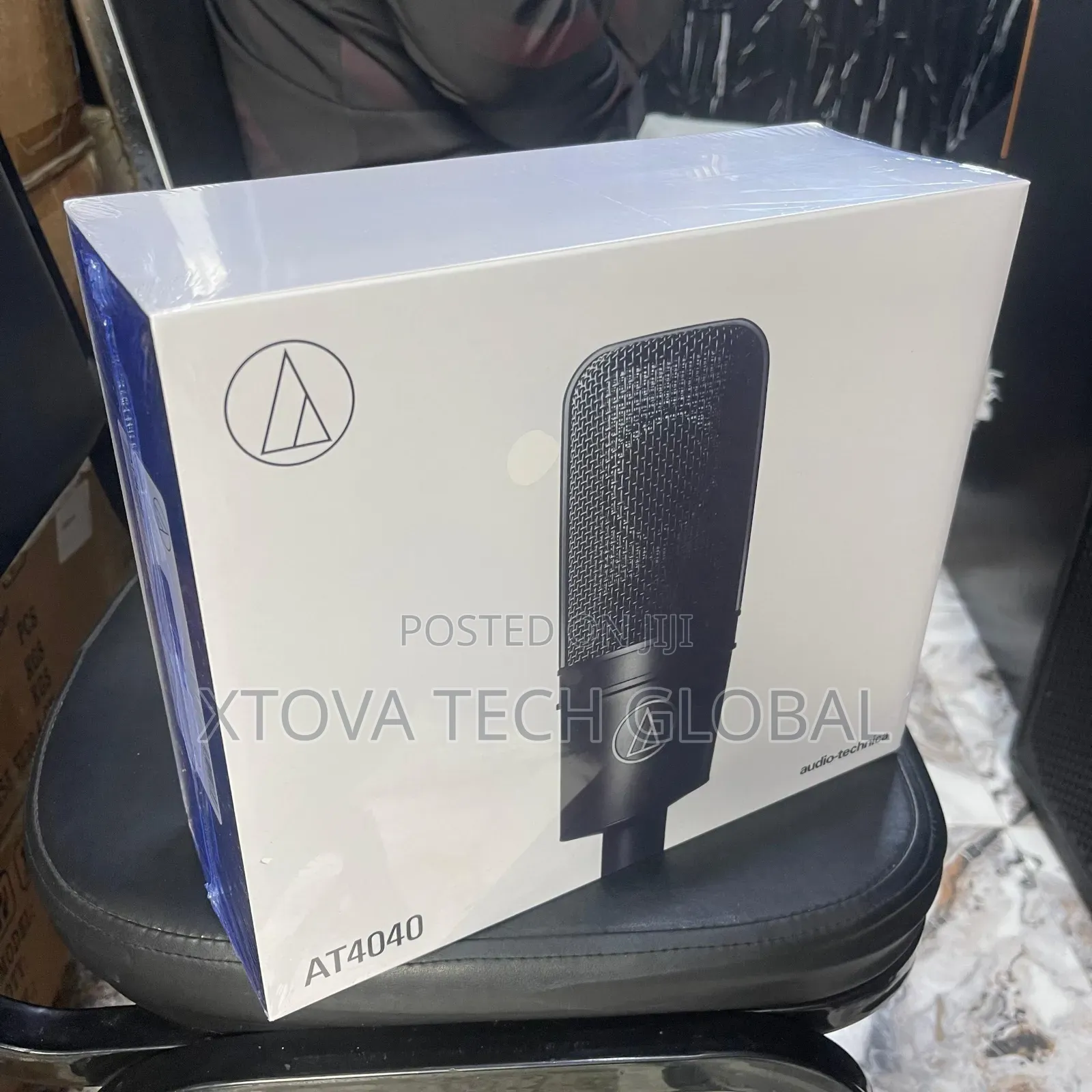 Audio-Technica AT4040 Large-Diaphragm Cardioid Condenser Microphone