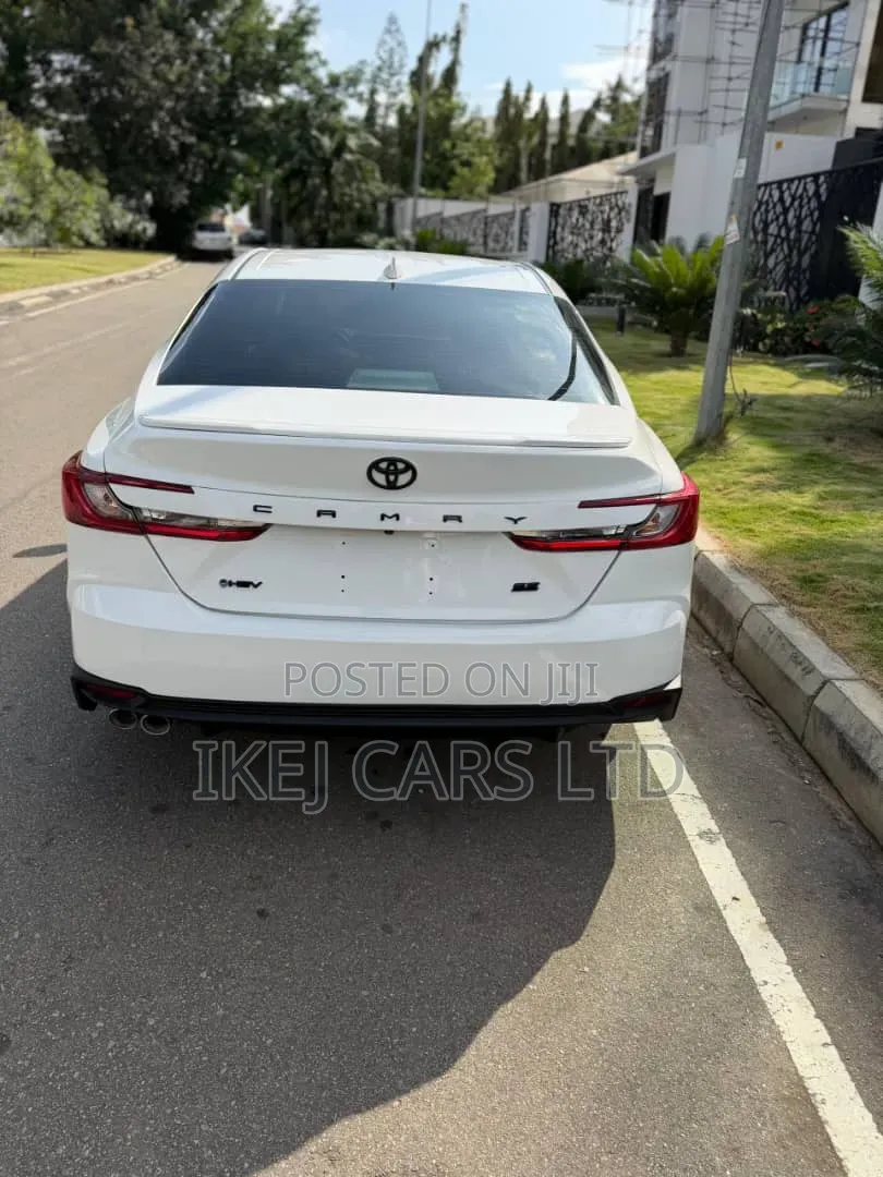 Toyota Camry 2025 White