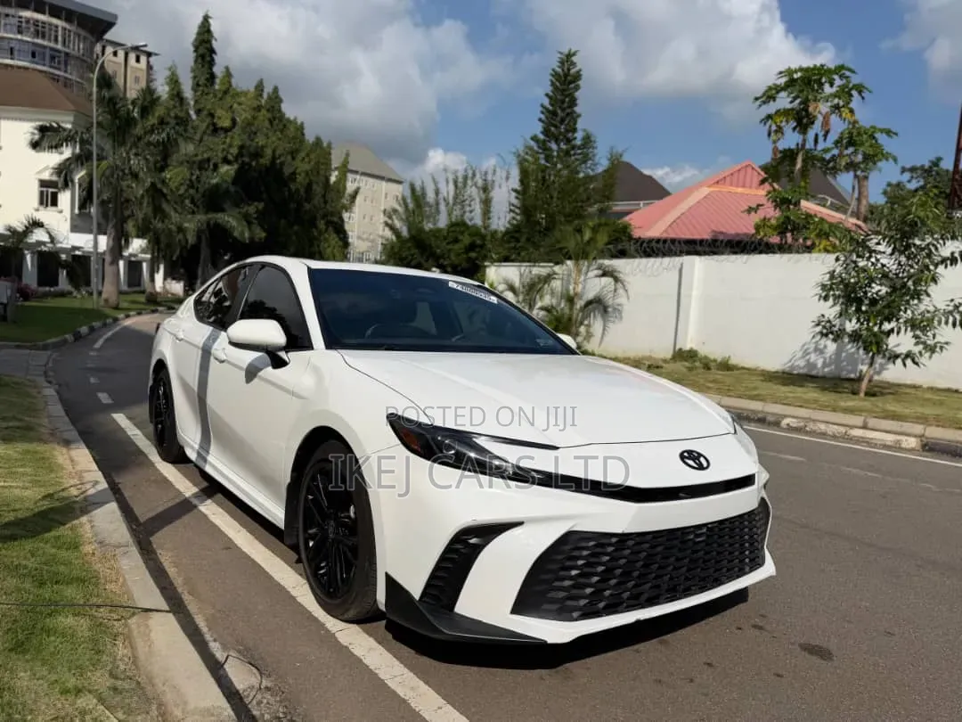 Toyota Camry 2025 White