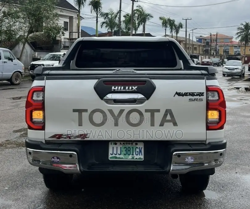 Toyota Hilux Revo Smart Cab Petrol 2.7 RWD 2021 White