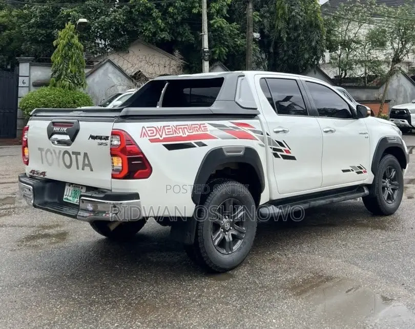 Toyota Hilux Revo Smart Cab Petrol 2.7 RWD 2021 White