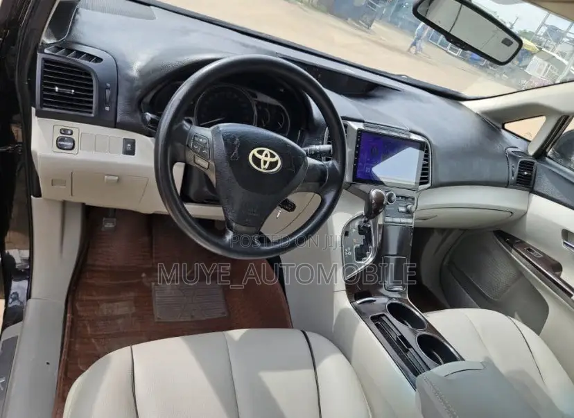 Toyota Venza LE 2010 Green