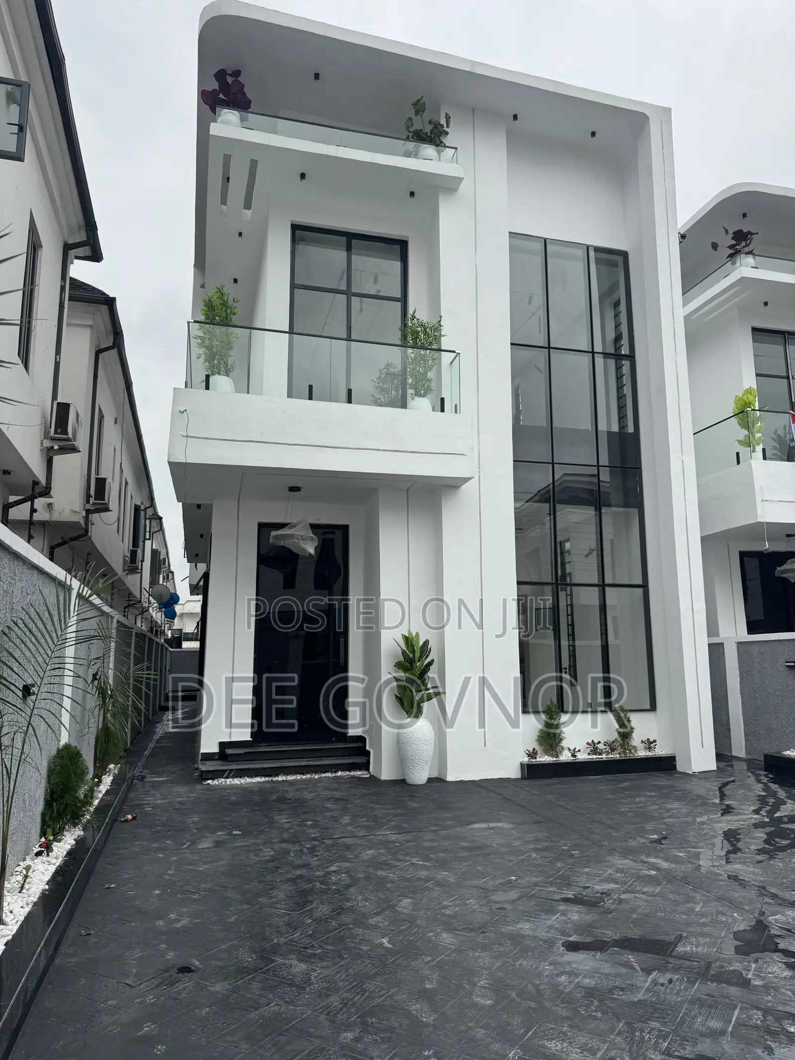 5bdrm Duplex in Harris Drives Estate, VGC / Ajah for sale