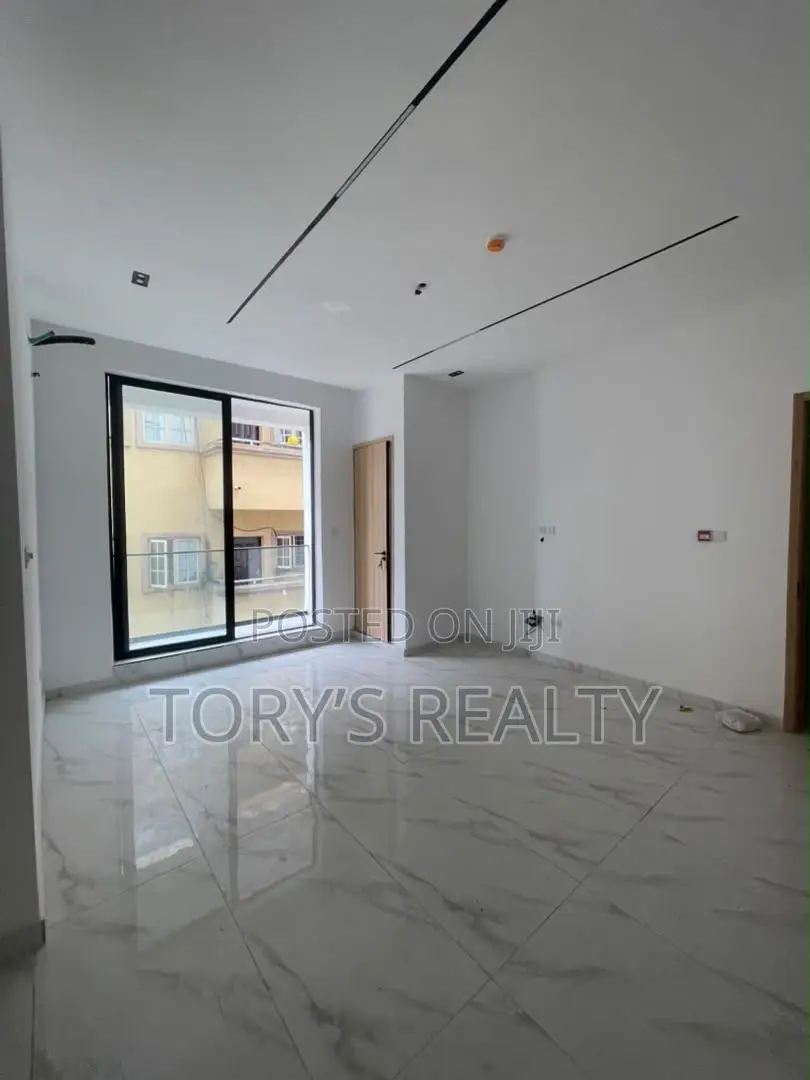 2bdrm Apartment in Chevron for sale
