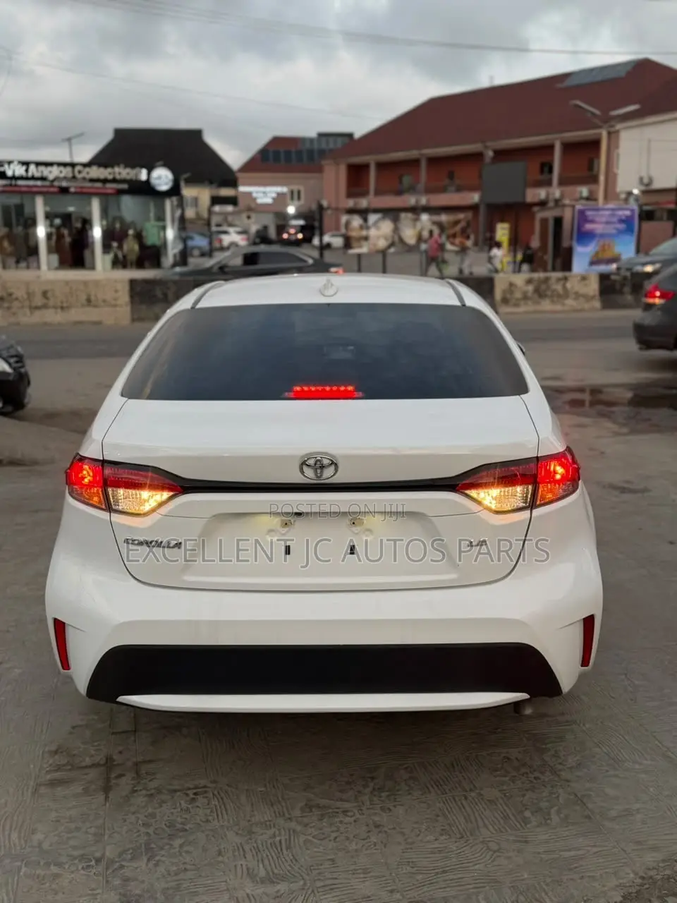 Toyota Corolla LE 2022 White