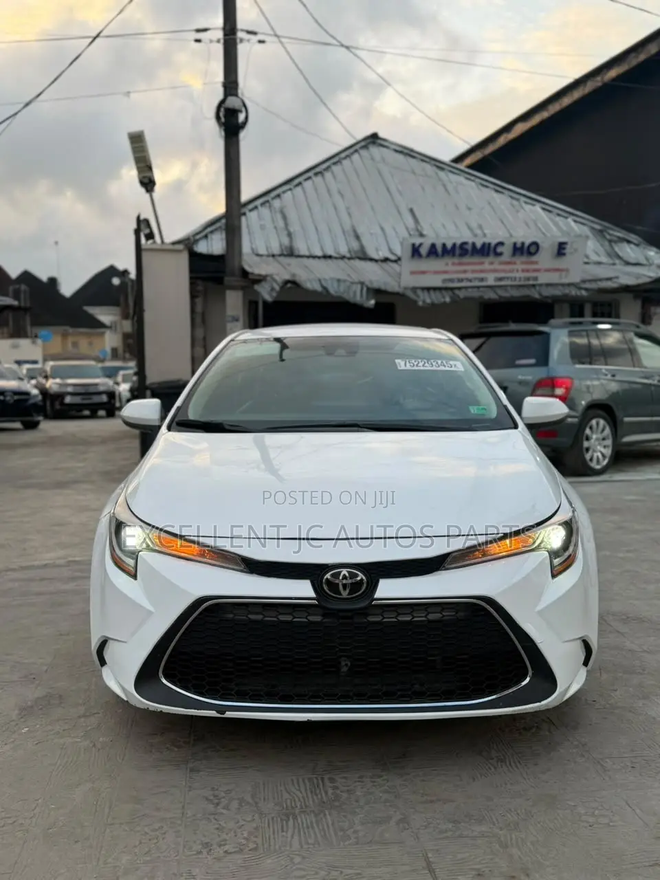 Toyota Corolla LE 2022 White