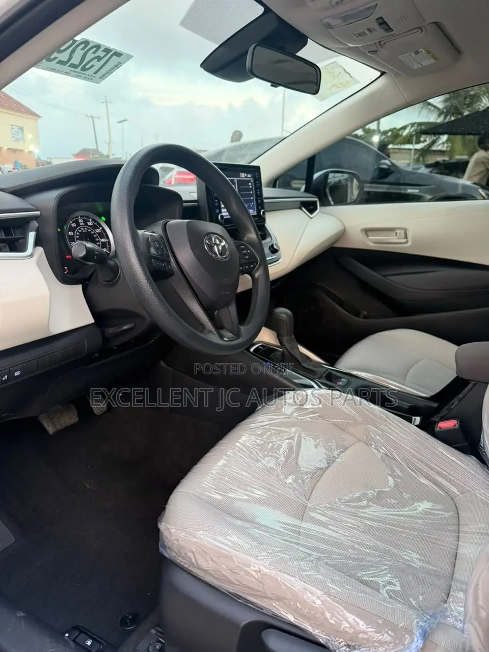 Toyota Corolla LE 2022 White