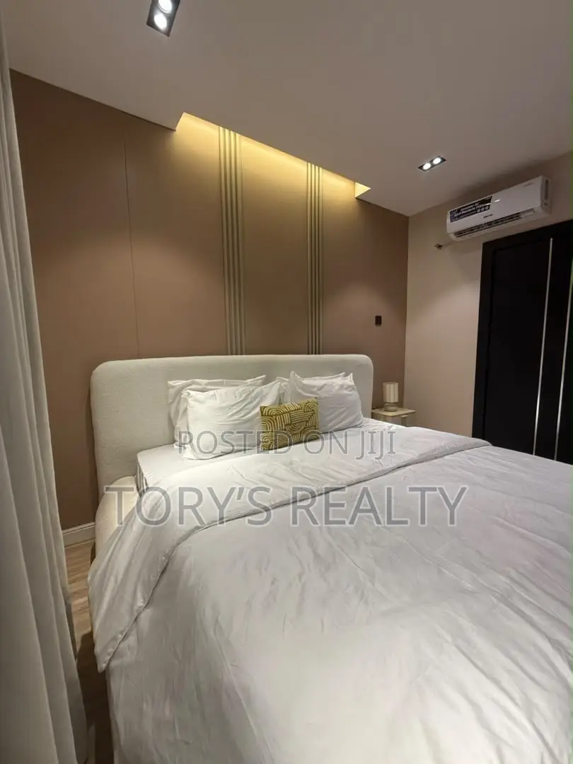 Luxuriously Furnished 2 Bedroom Apartment