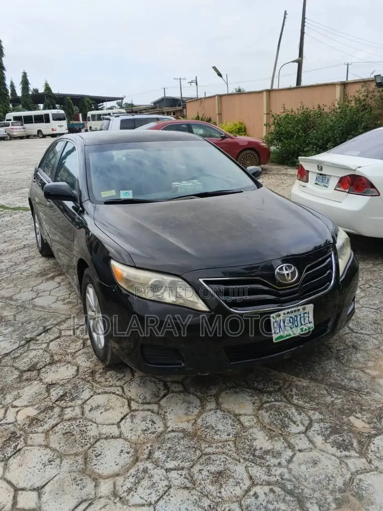Toyota Camry LE 4dr Sedan (2.5L 4cyl 6A) 2011 Black