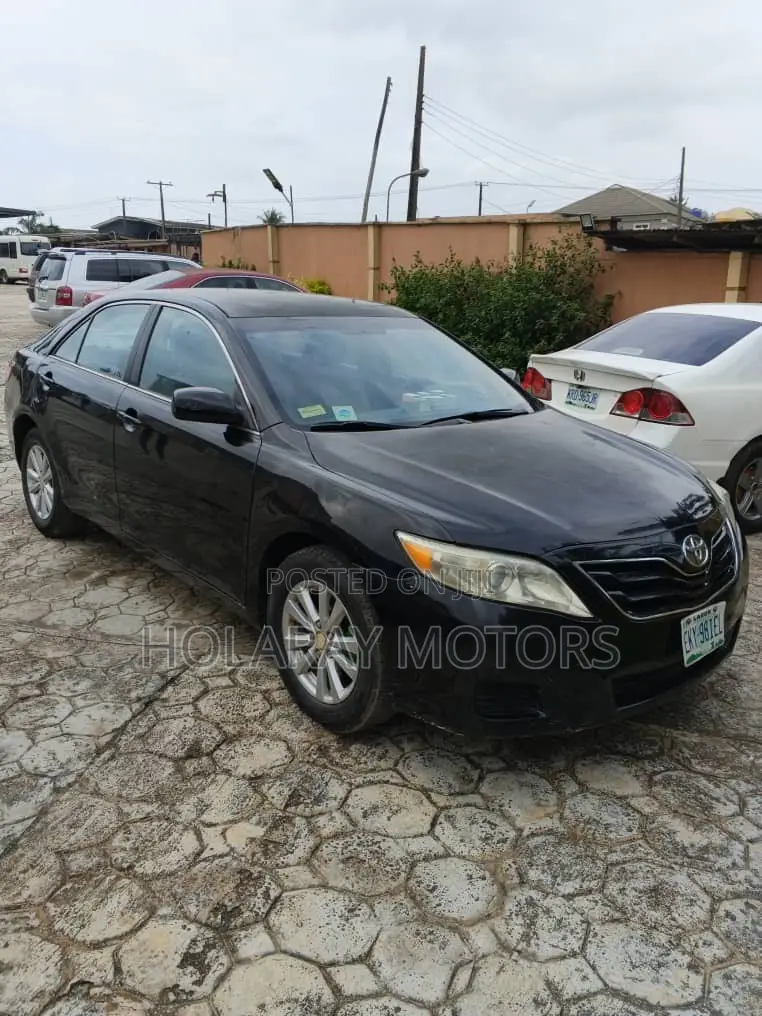 Toyota Camry LE 4dr Sedan (2.5L 4cyl 6A) 2011 Black