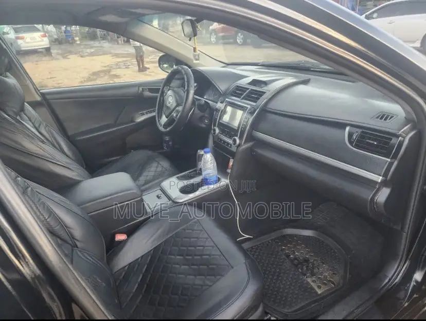Toyota Camry SE 4dr Sedan (2.5L 4cyl 6A) 2014 Black