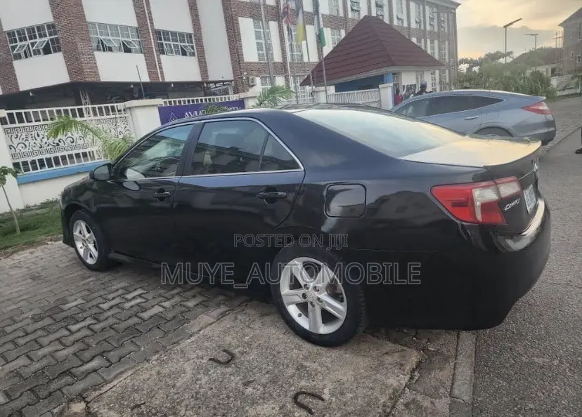 Toyota Camry SE 4dr Sedan (2.5L 4cyl 6A) 2014 Black