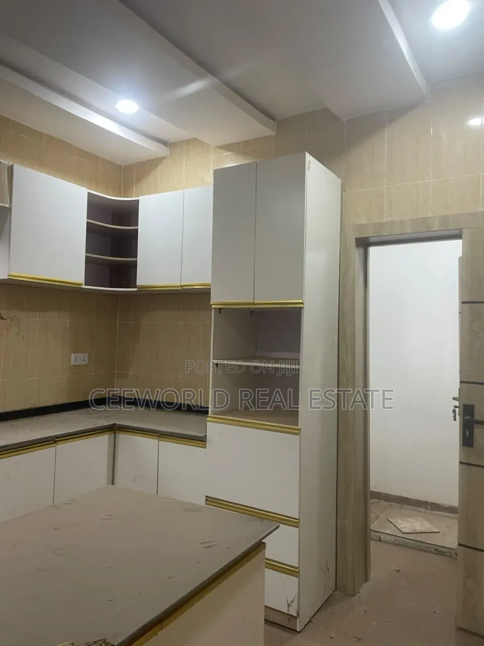 4bdrm Bungalow in Oke Ibukun Estate, Akala Express for rent