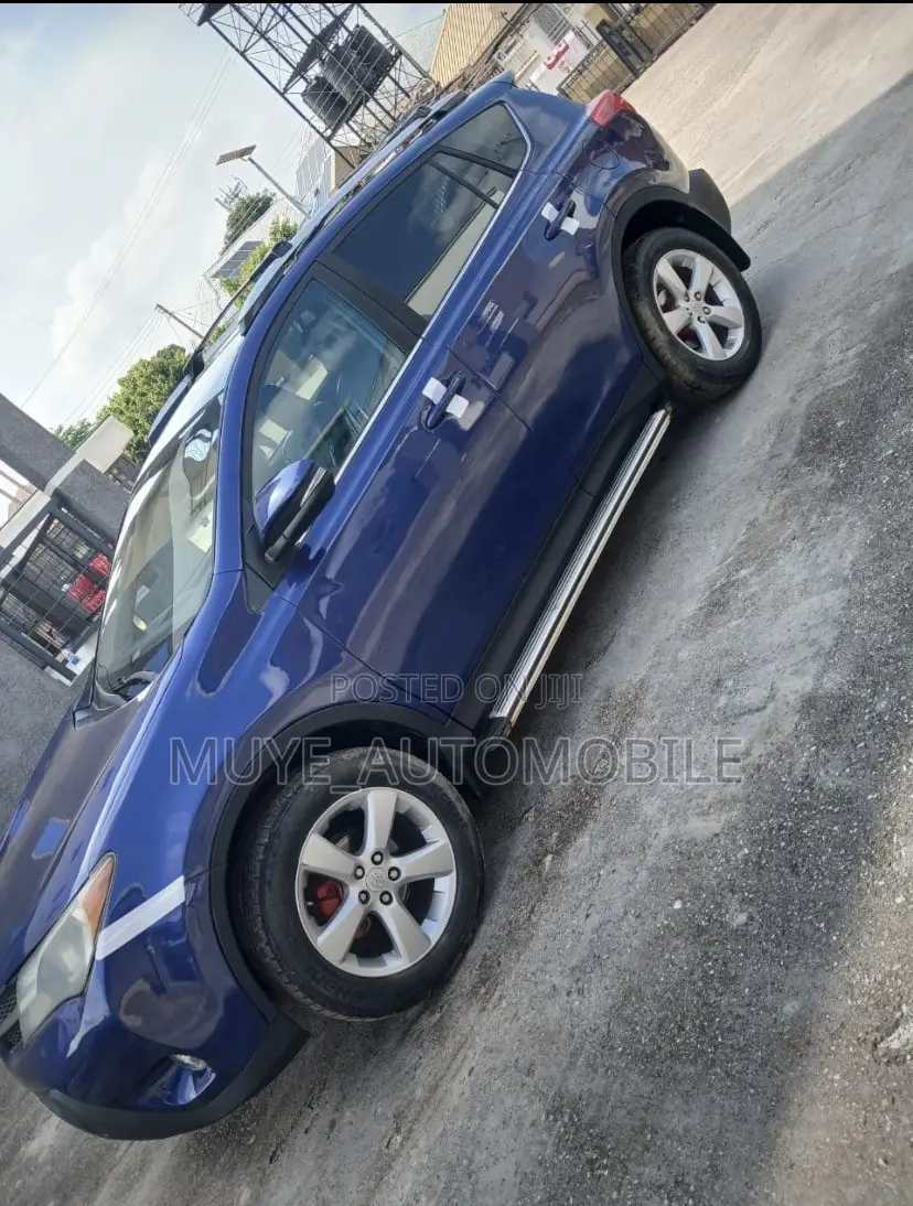 Toyota RAV4 LE 4dr SUV AWD (2.5L 4cyl 6A) 2014 Blue