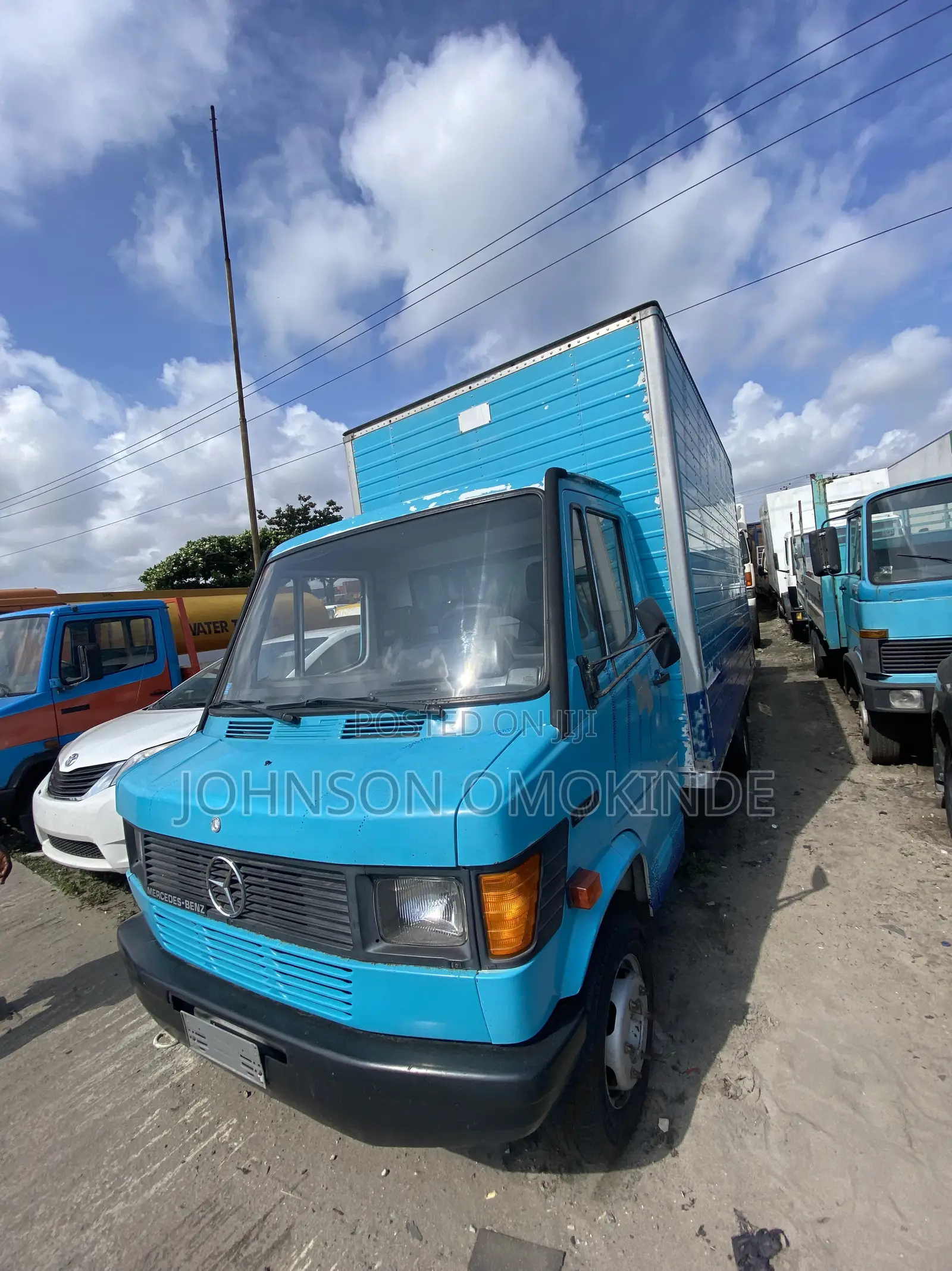 Mercedes Benz 410 Container Body
