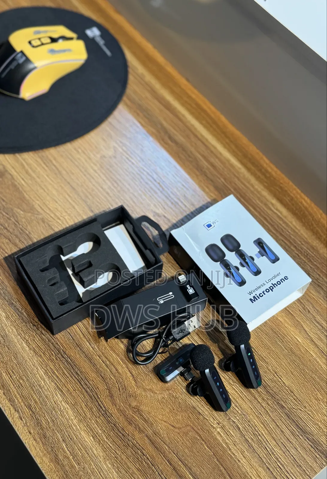 2 in 1 Wireless Lavalier Microphone + Lightning to USB C Adapter