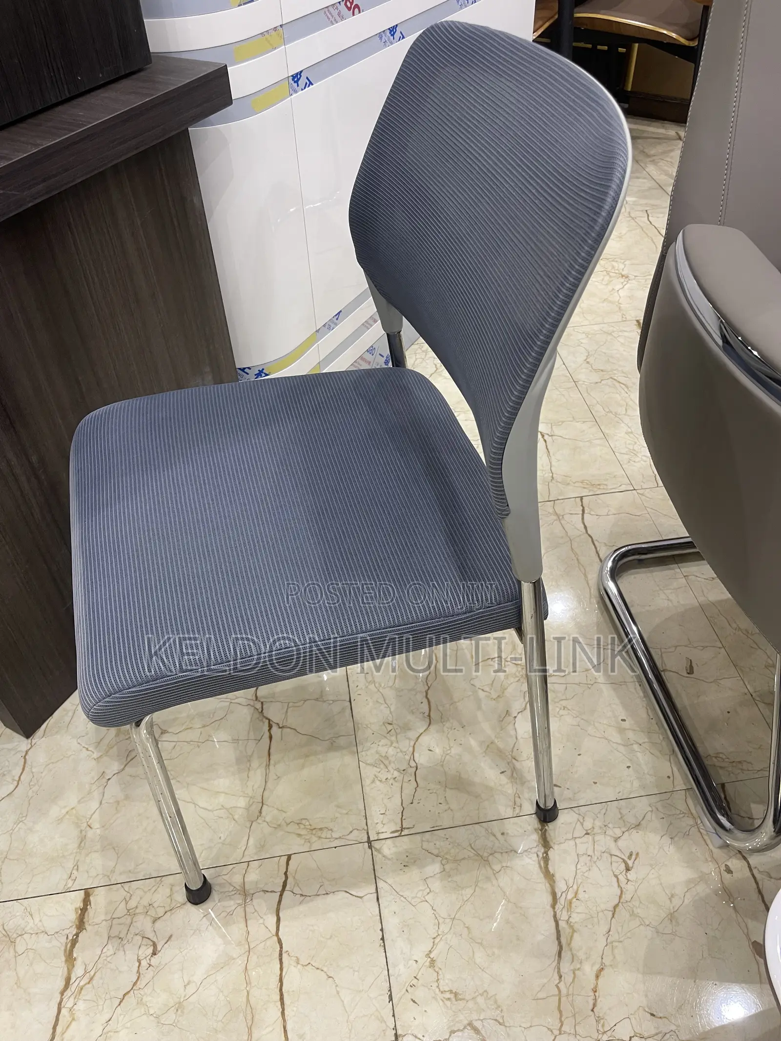 Visitors Chairs/Mesh Visitors Chair/4 Legs Chair/Black/Grey/Orange