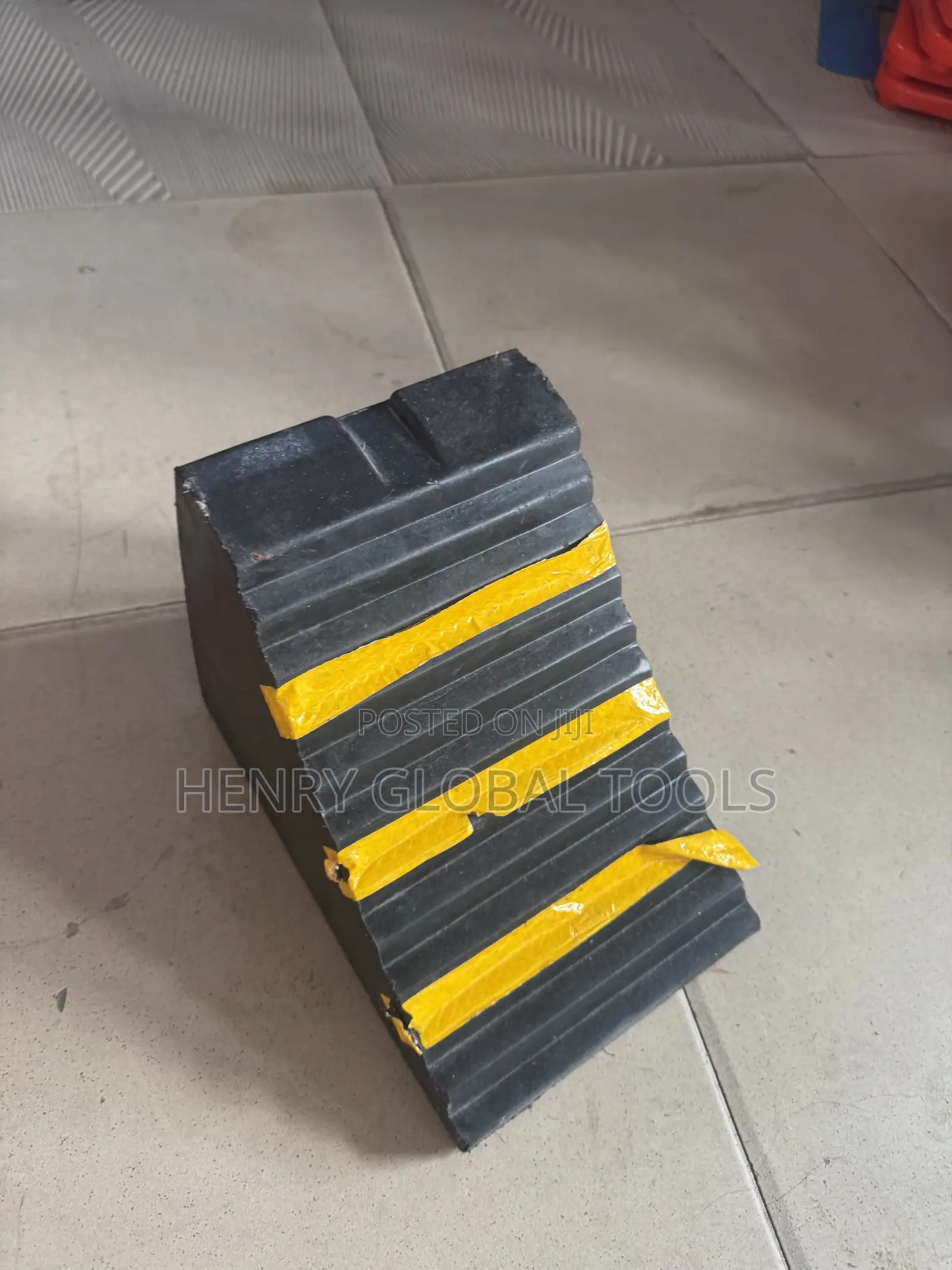 Heavy-Duty Wheel Chock / Tyre Stopper
