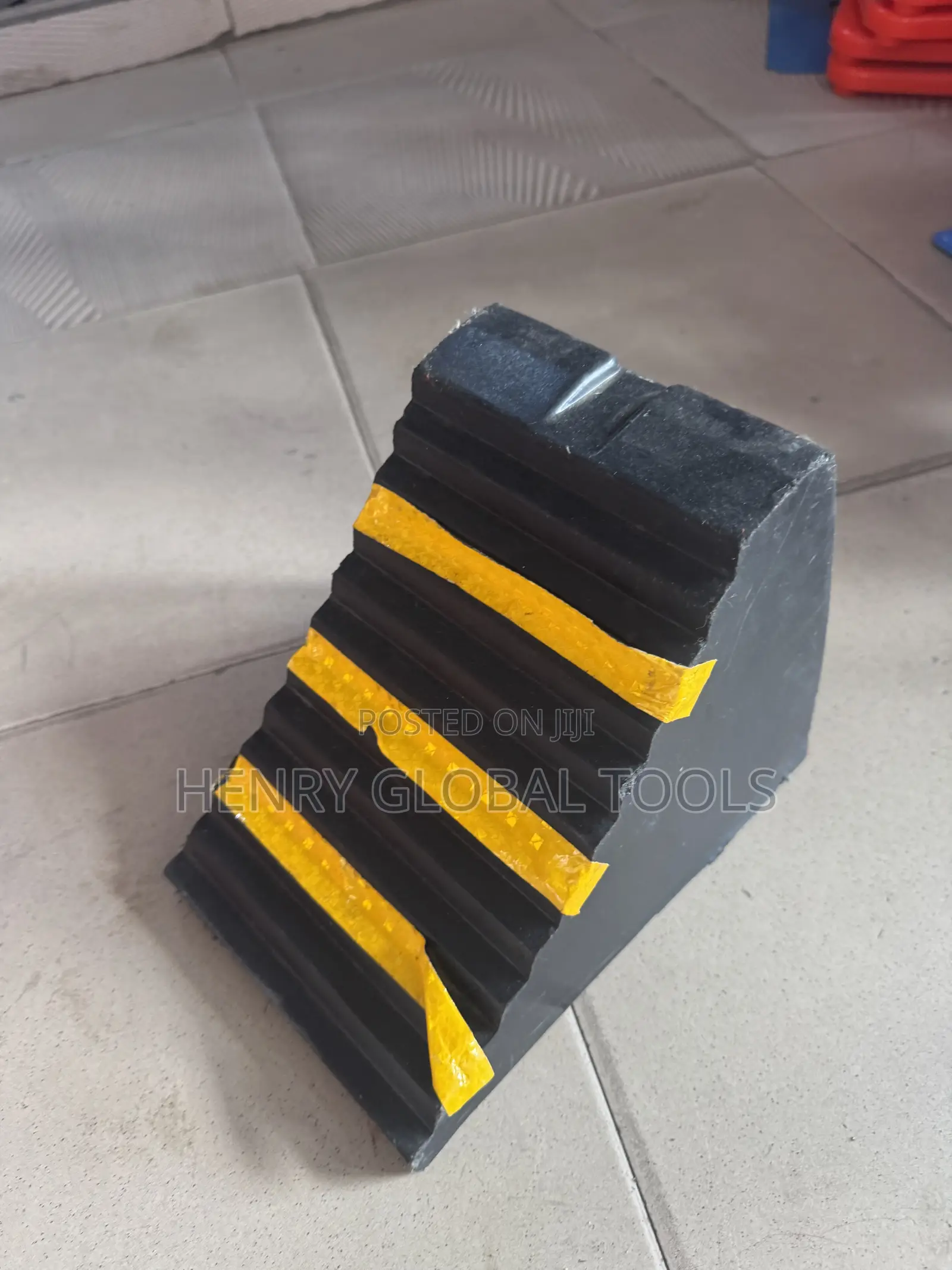 Heavy-Duty Wheel Chock / Tyre Stopper