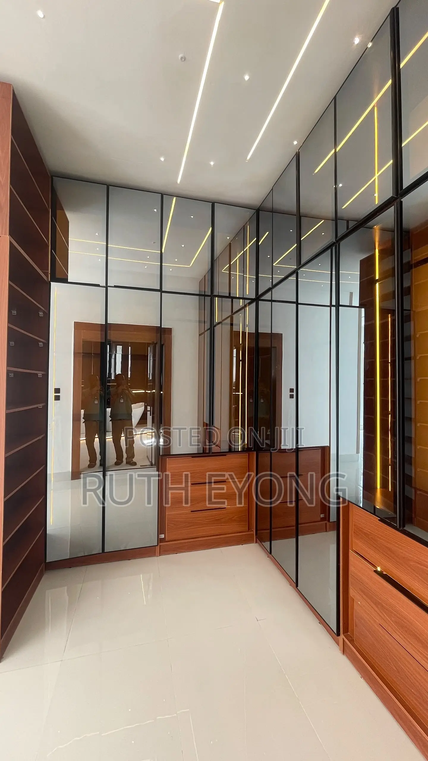 4bdrm Duplex in Captains Court , Ado / Ajah for sale