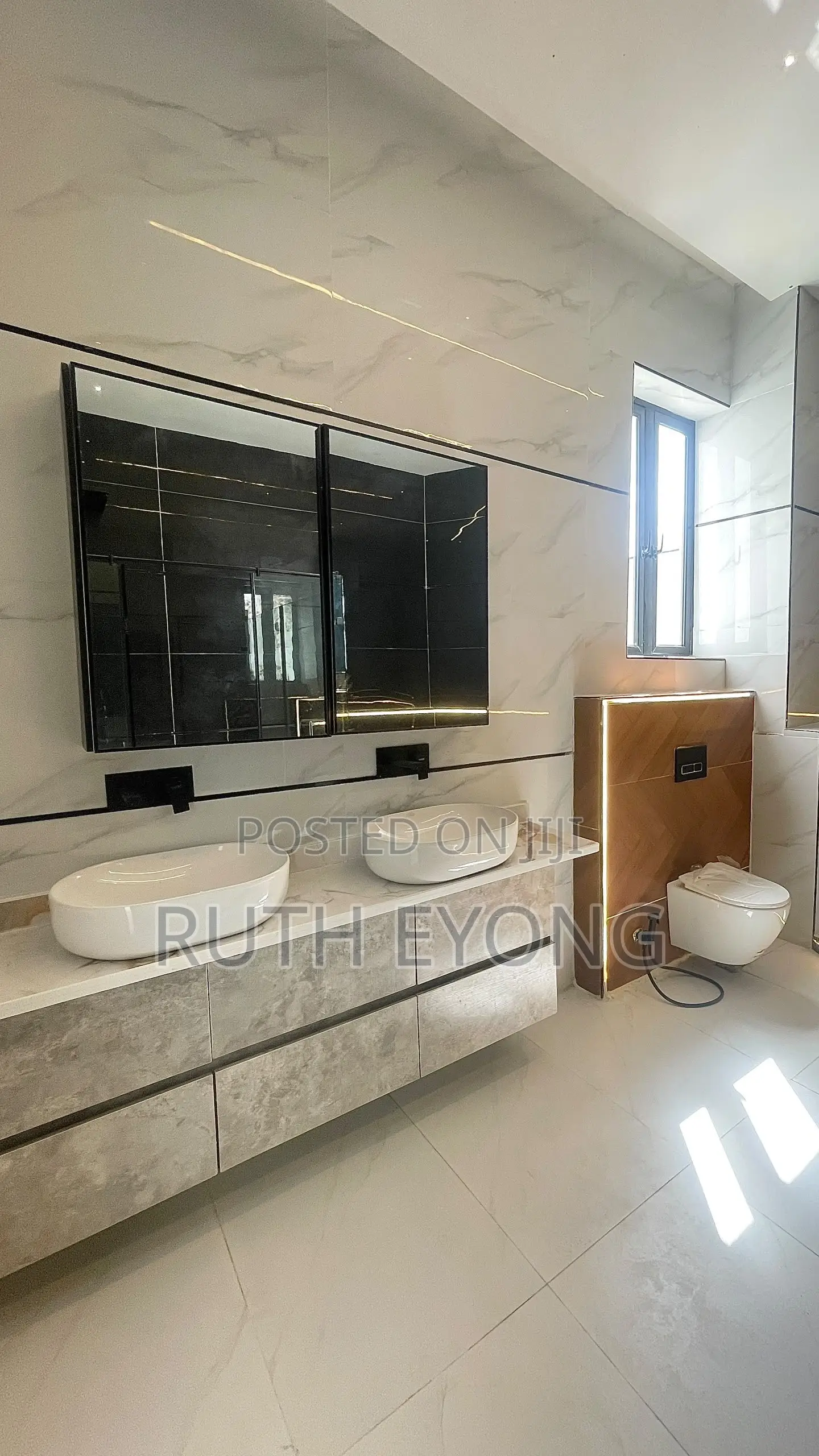 4bdrm Duplex in Captains Court , Ado / Ajah for sale