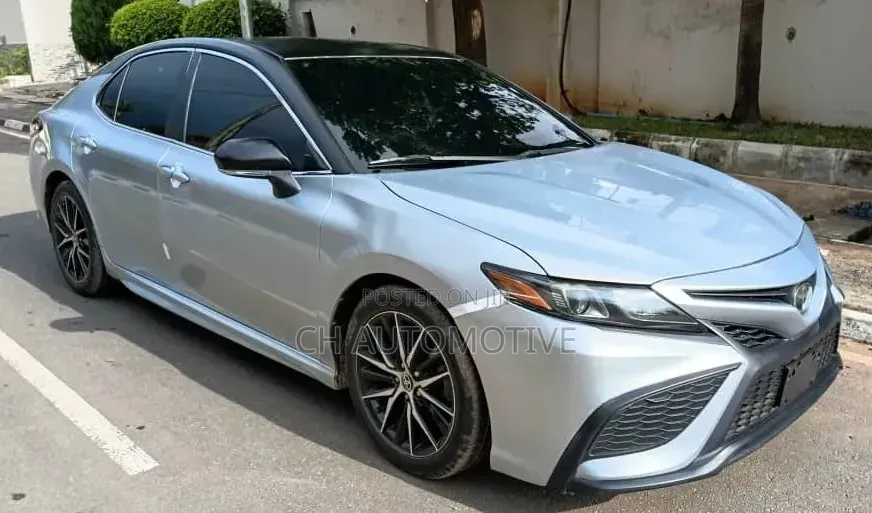 Toyota Camry SE Nightshade 2022 Silver