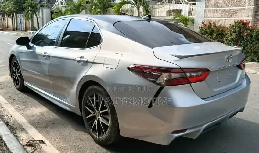 Toyota Camry SE Nightshade 2022 Silver