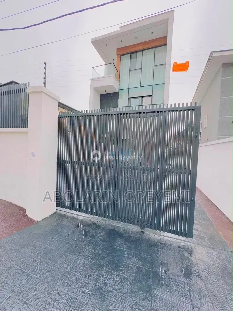 5bdrm Duplex in Gra Magodo Phase 1 for sale