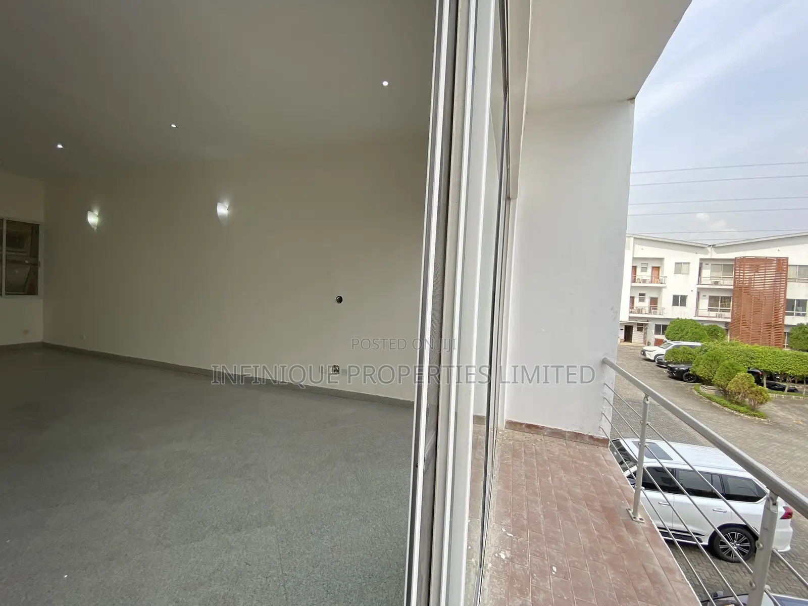 3bdrm Apartment in Banana Island for rent
