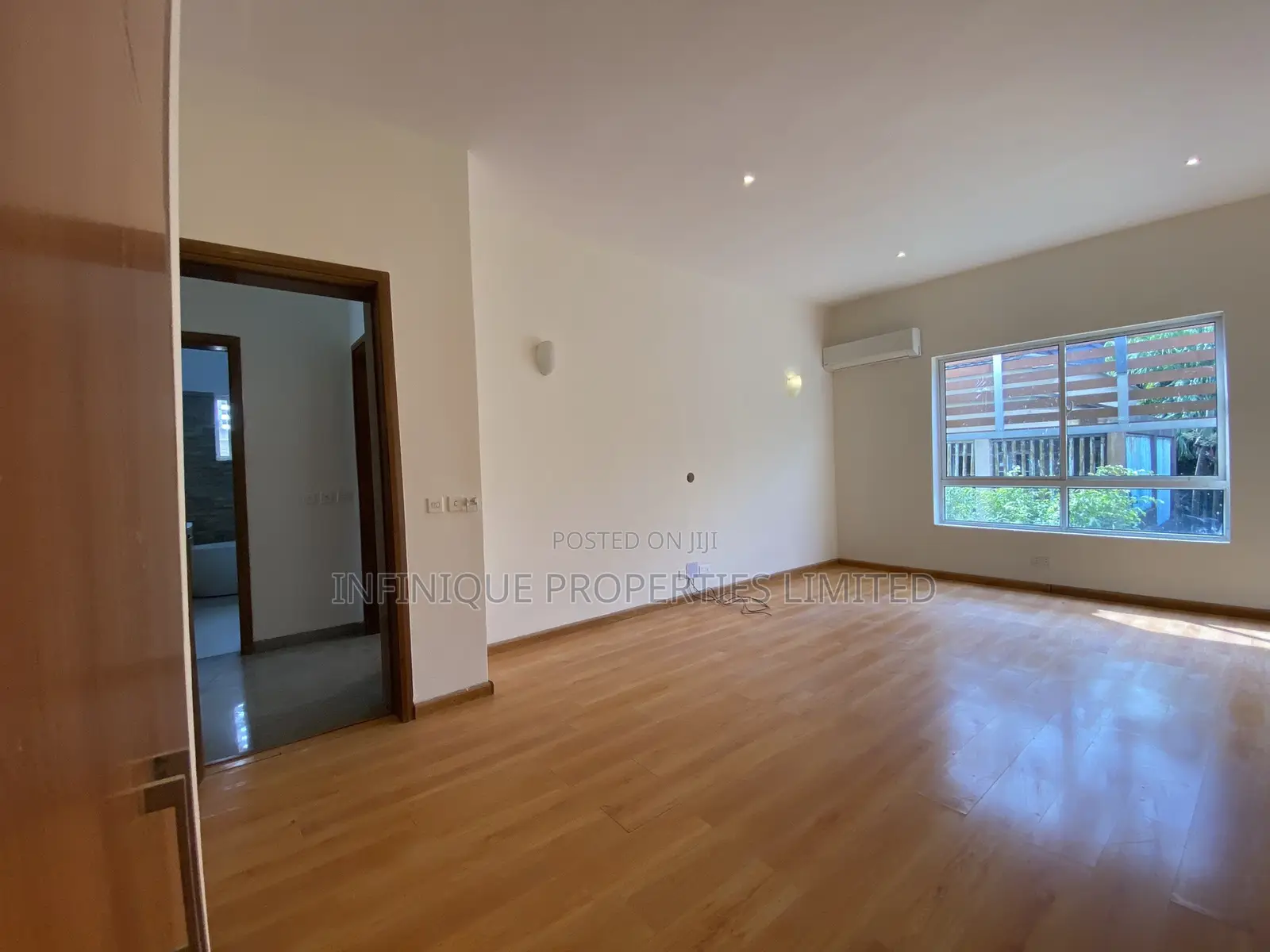 3bdrm Apartment in Banana Island for rent