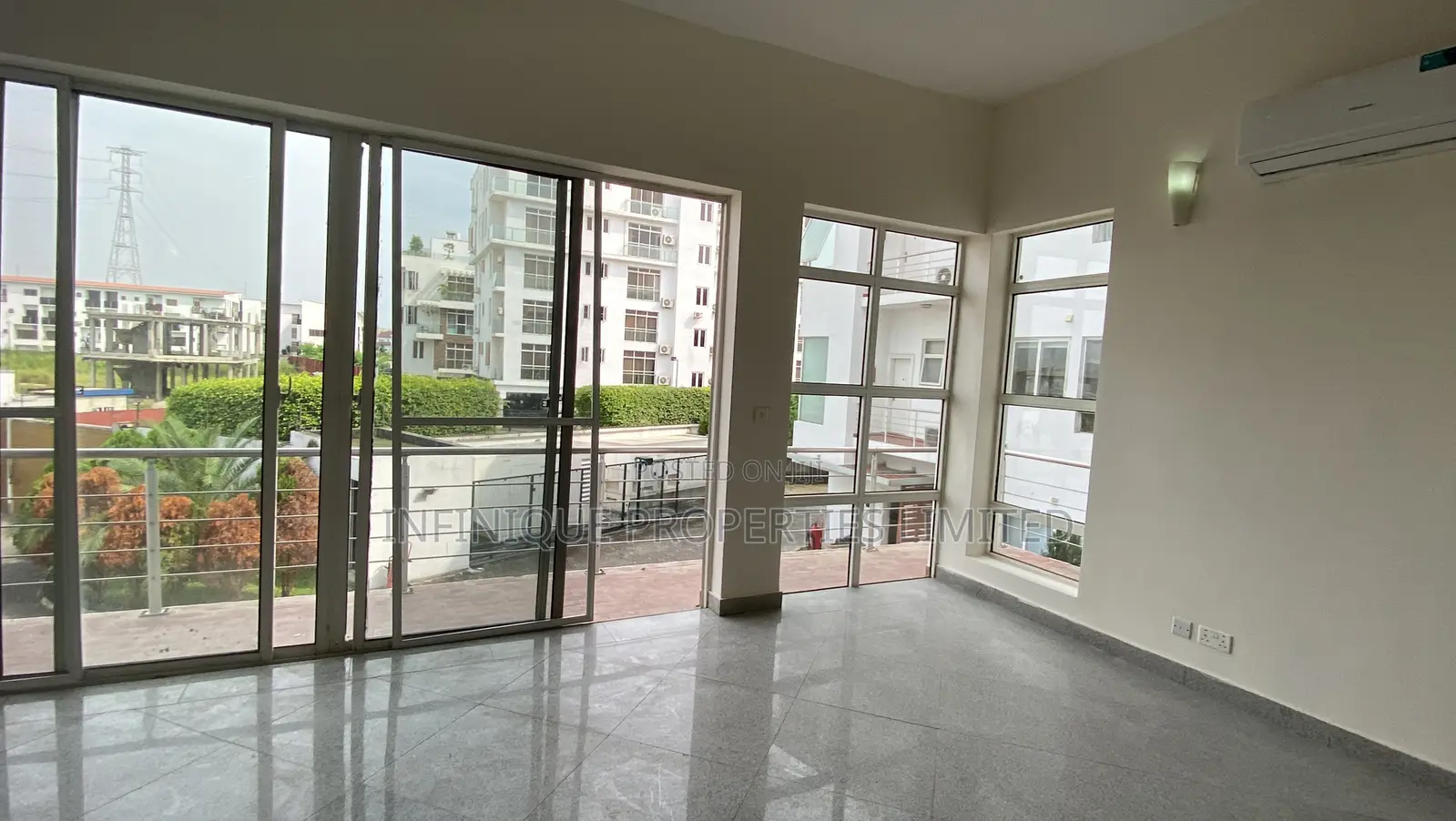 3bdrm Apartment in Banana Island for rent