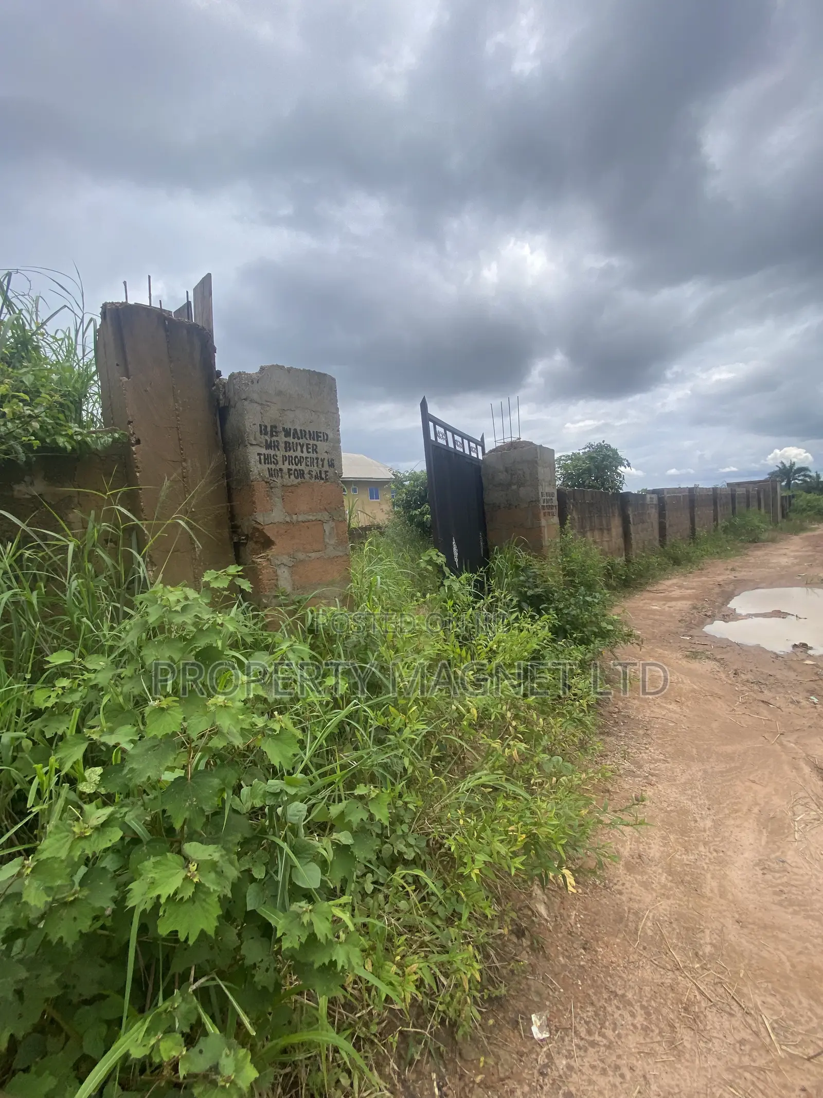 DISTRESS 1 Plot of Land for Sale in UMUAHIA ESTATE