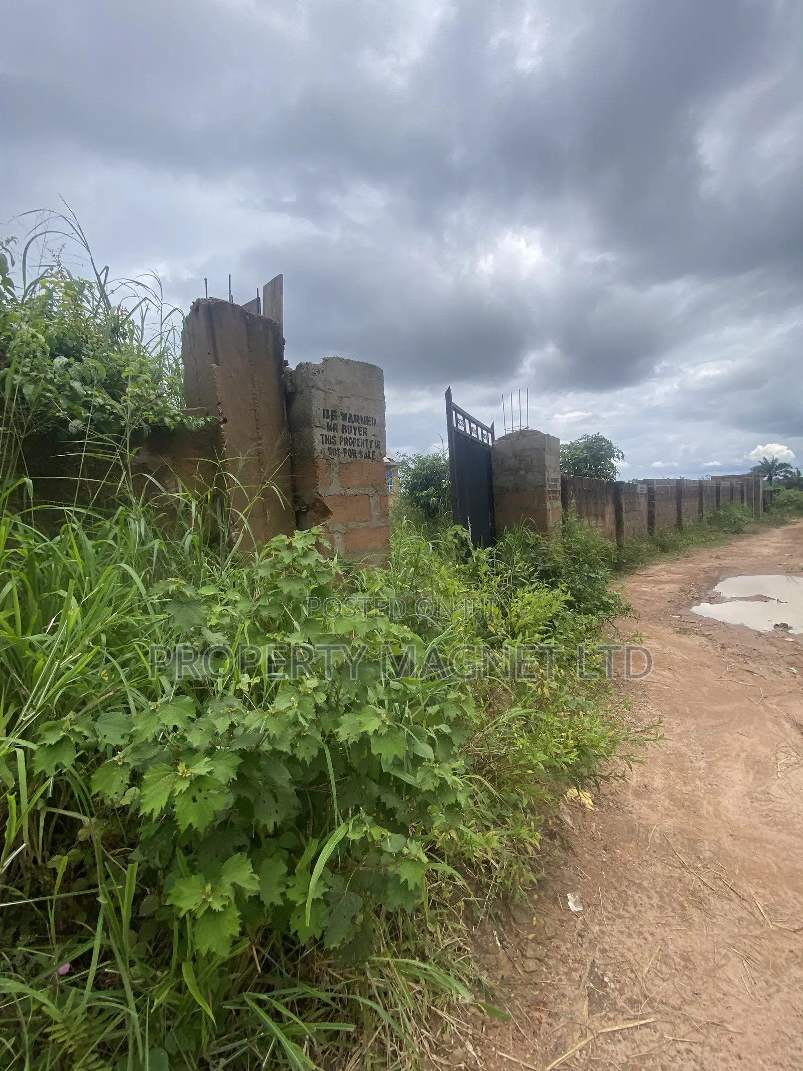 DISTRESS 1 Plot of Land for Sale in UMUAHIA ESTATE
