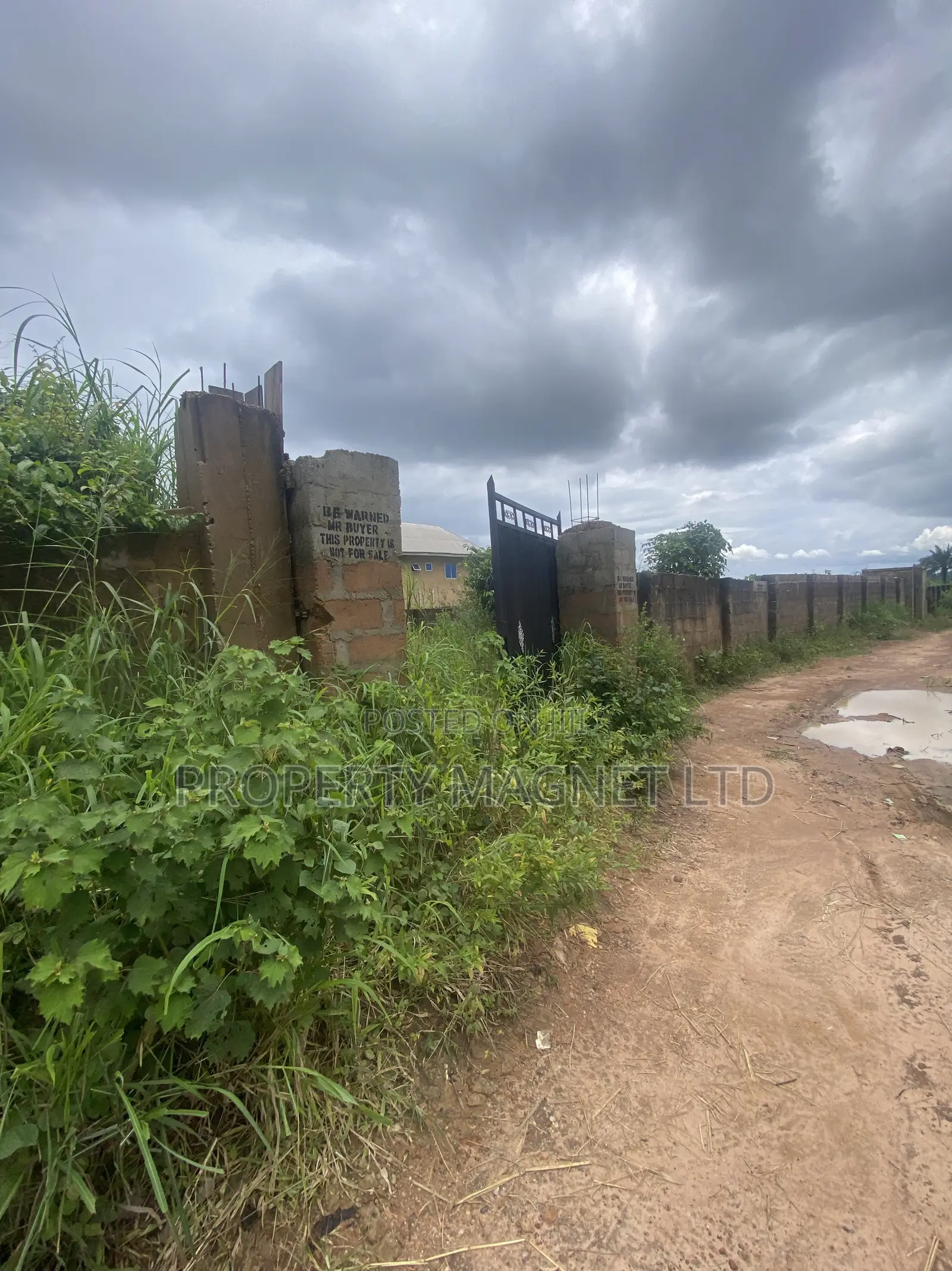 DISTRESS 1 Plot of Land for Sale in UMUAHIA ESTATE