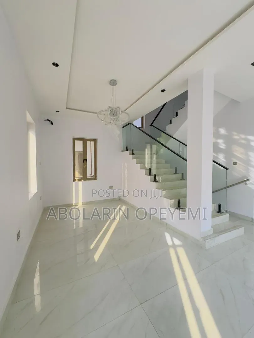 5bdrm Duplex in Magodo Gra Phase 1 for sale