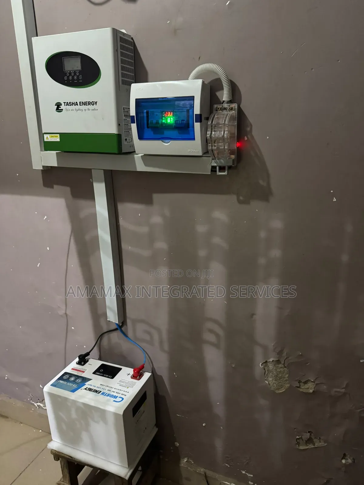 1.5 KVA Hybrid Inverter 12 and 1.2wkh Lithium Battery 12volt, 400w