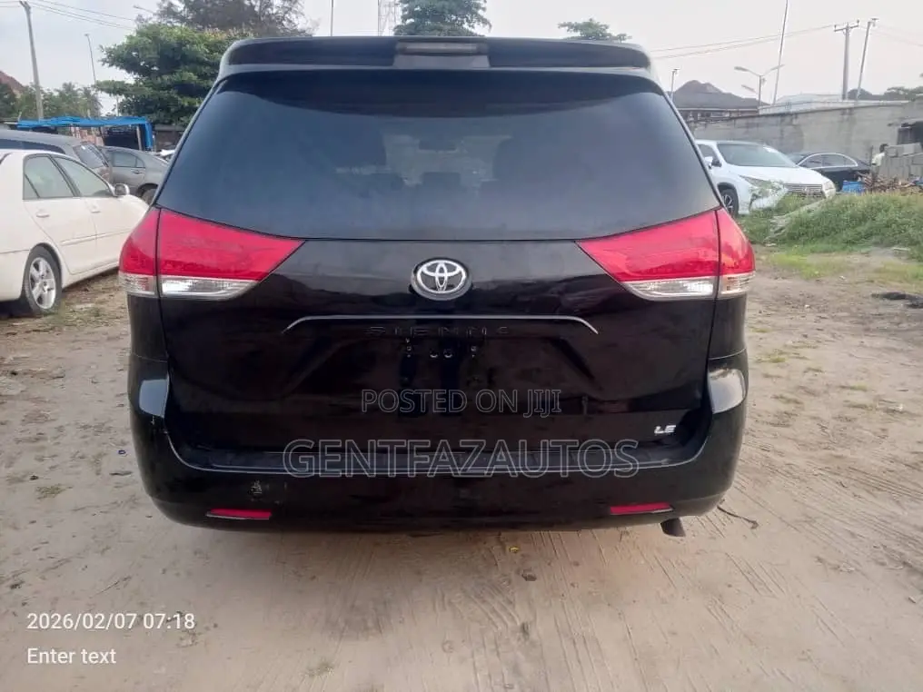 Toyota Sienna LE 7 Passenger 2012 Black