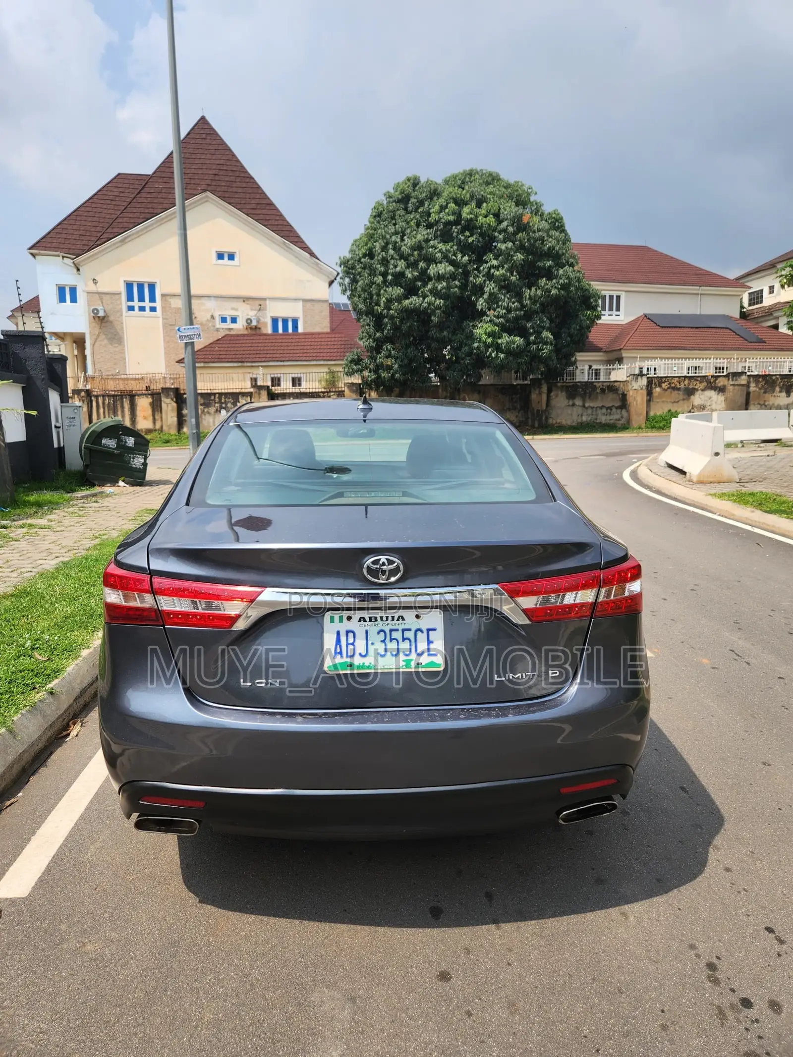 Toyota Avalon Limited Sedan FWD (3.5L 6cyl 6A) 2013 Maroon