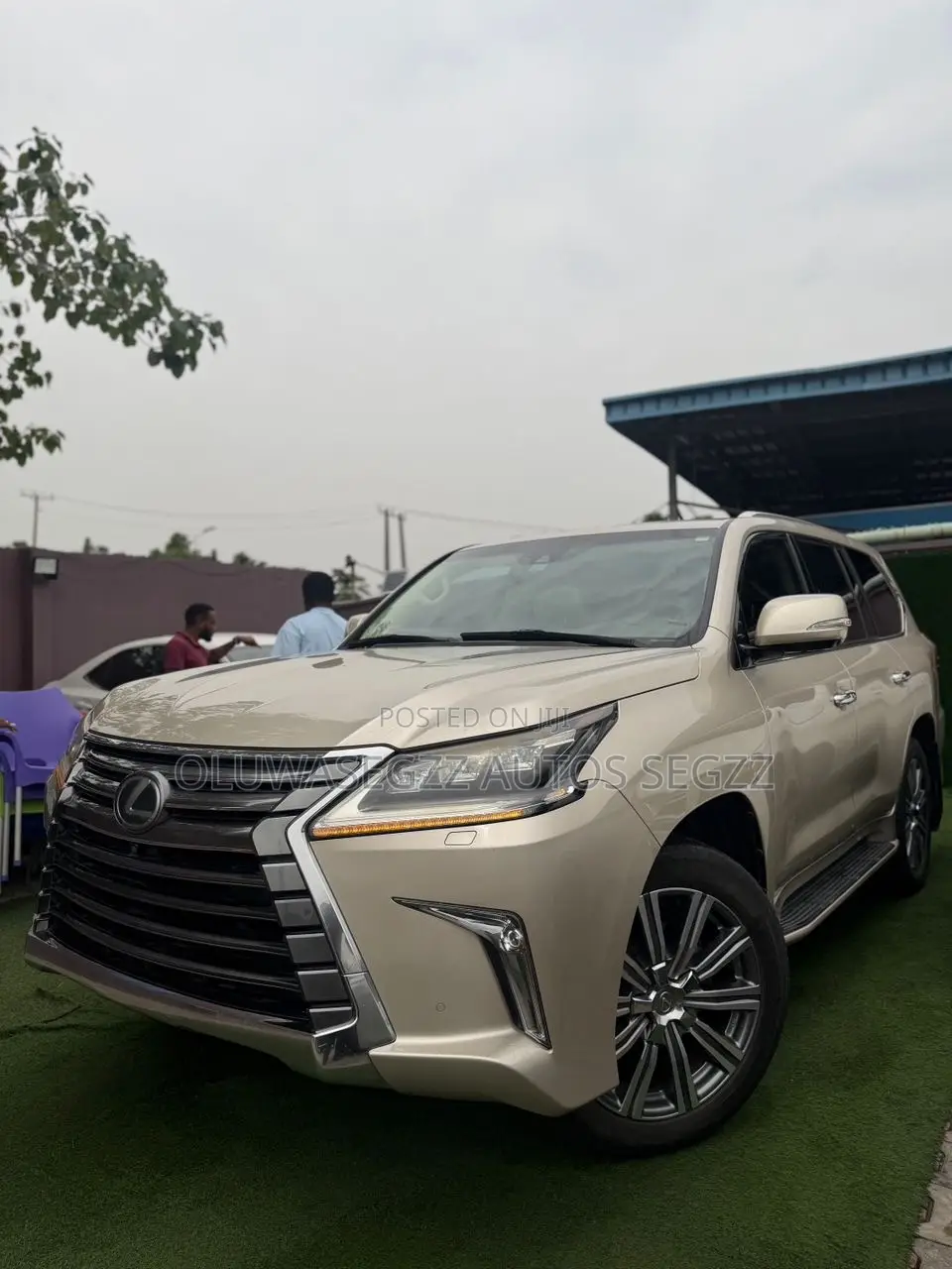 Lexus LX 570 (5 seats) AWD 2017 Gold
