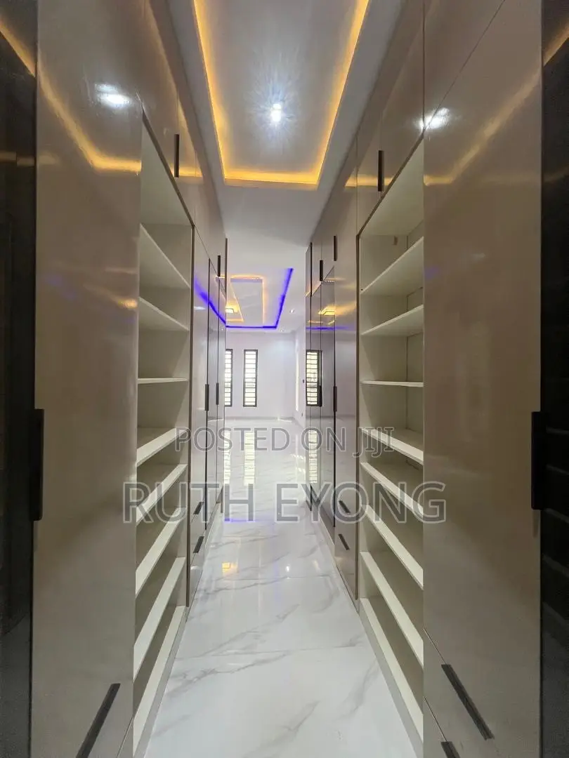 5bdrm Duplex in Megamound Estate, Lekki Phase 1 for sale