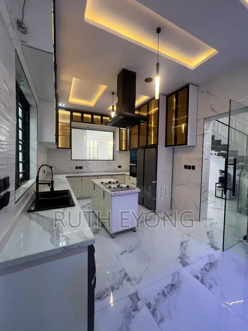 5bdrm Duplex in Megamound Estate, Lekki Phase 1 for sale