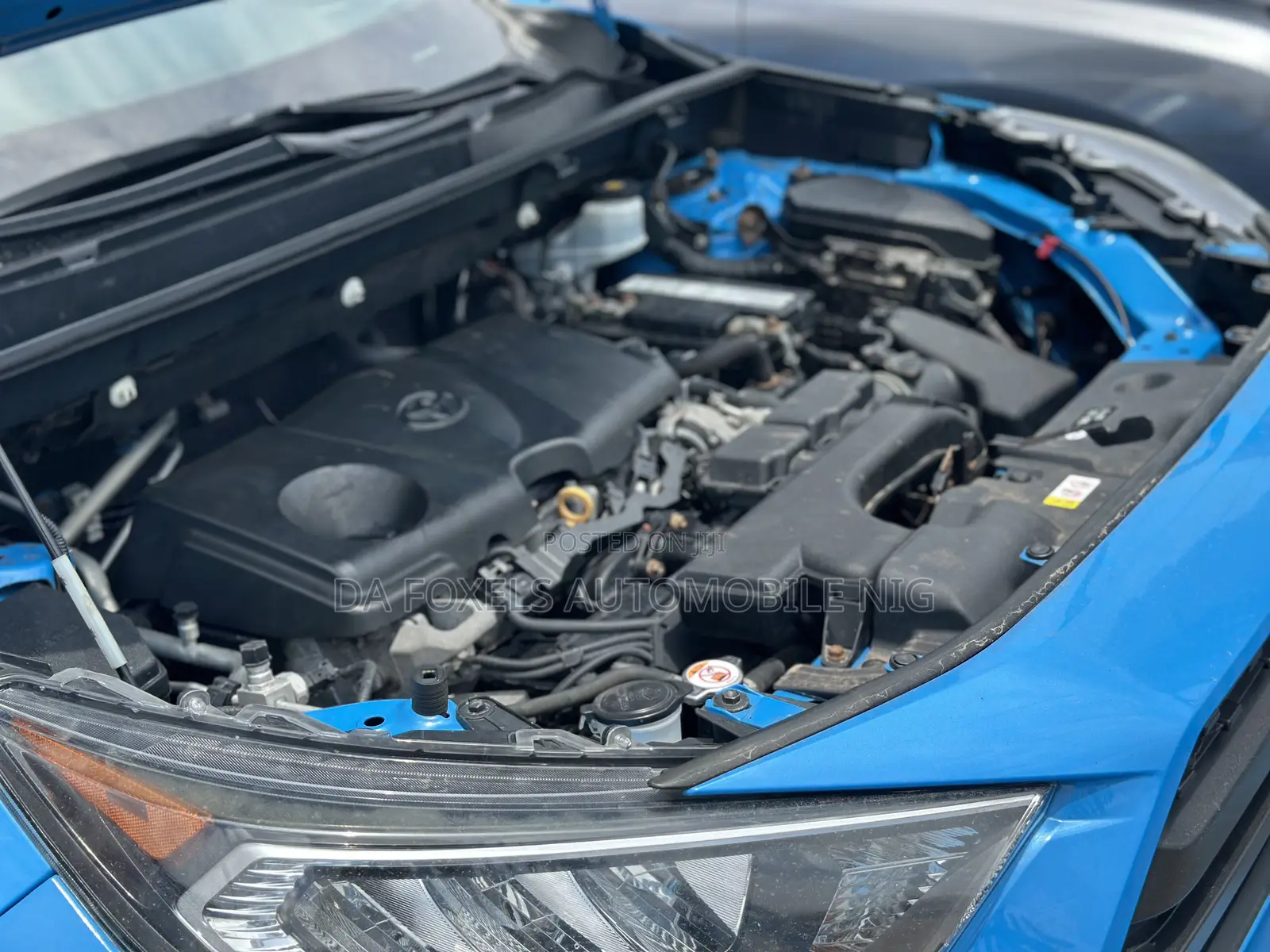Toyota RAV4 XLE AWD 2019 Blue