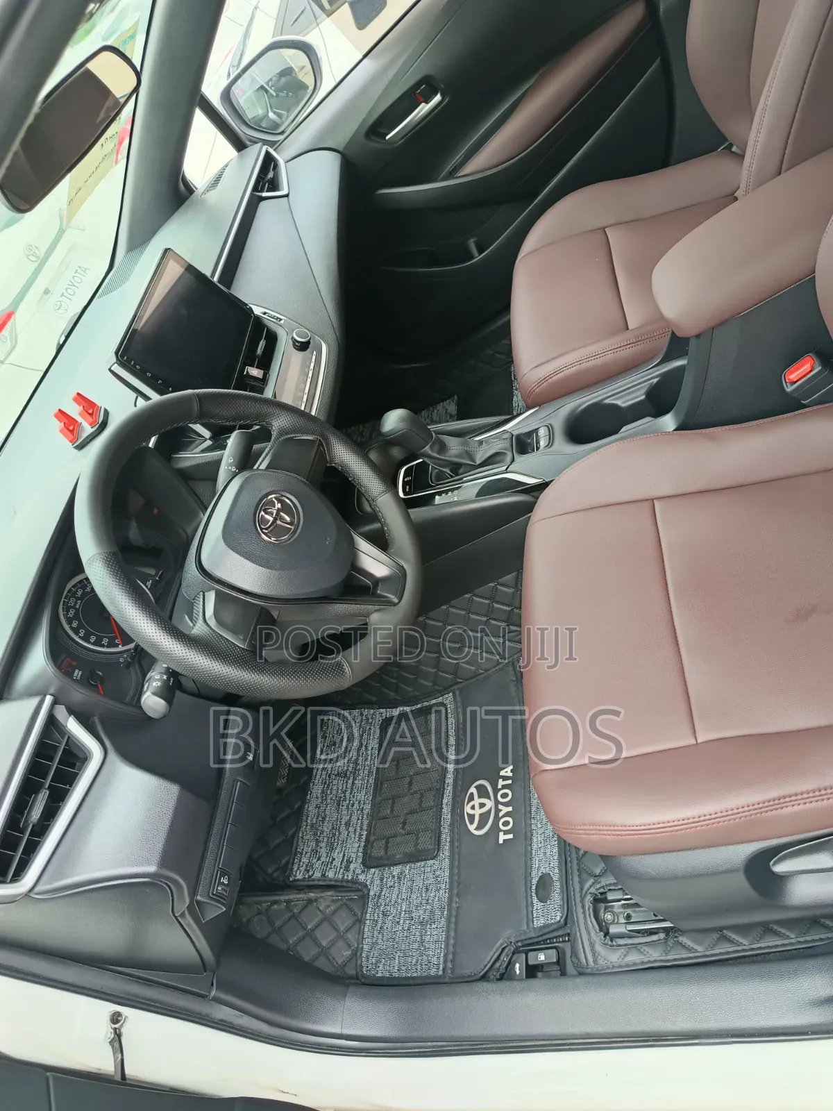 Toyota Corolla LE 2022 White
