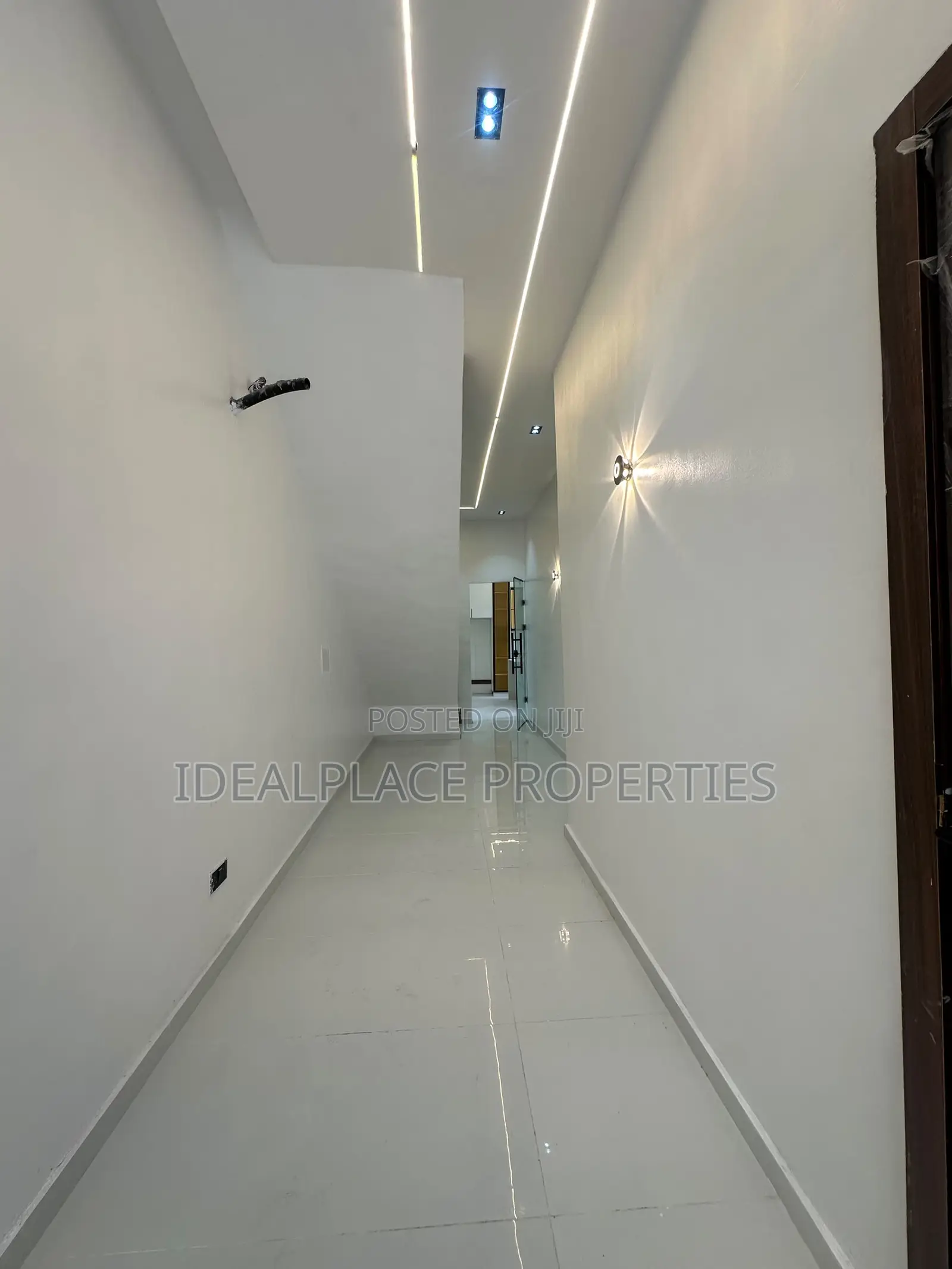 5bdrm Duplex in Sangotedo for sale