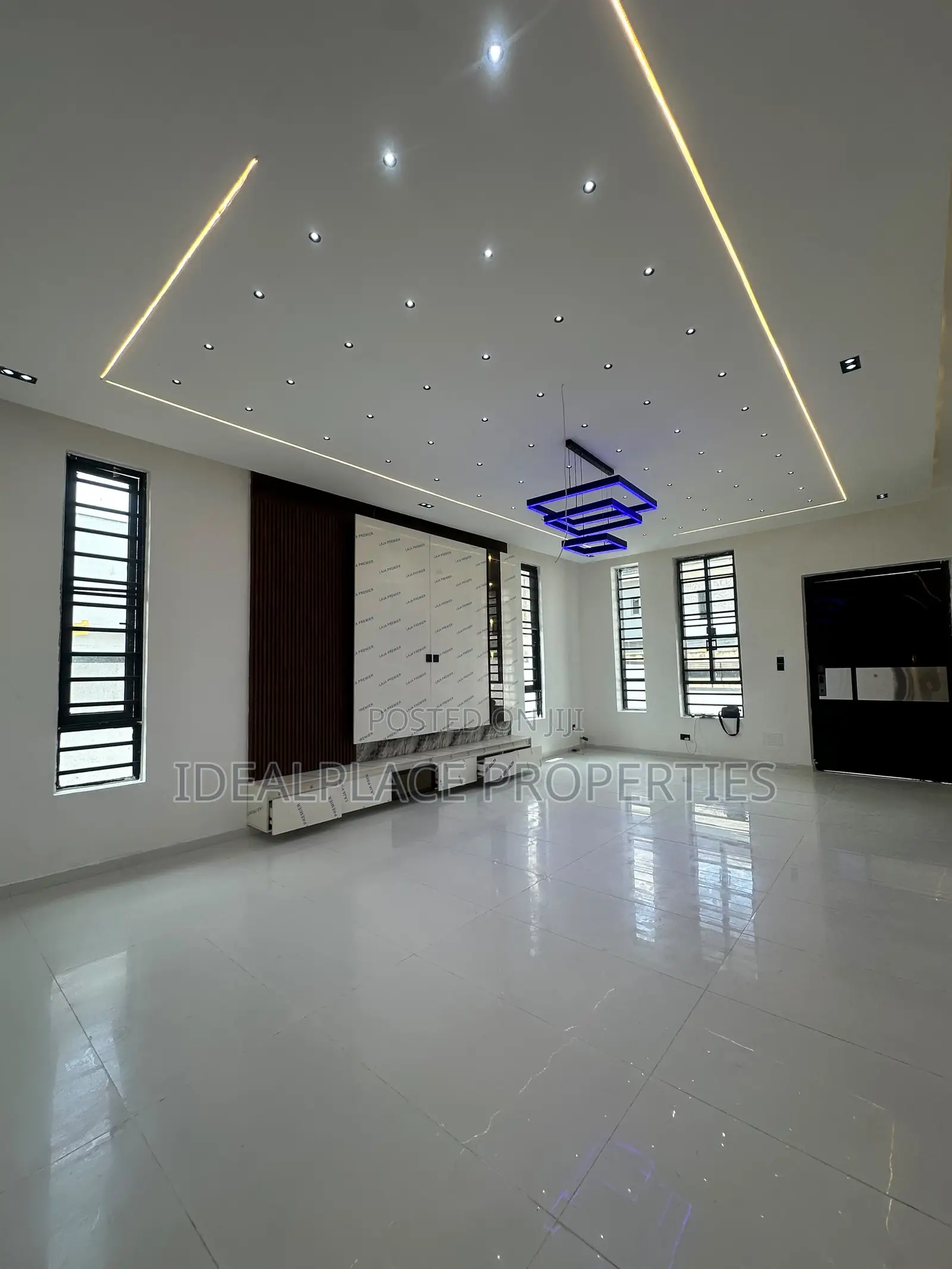 5bdrm Duplex in Sangotedo for sale