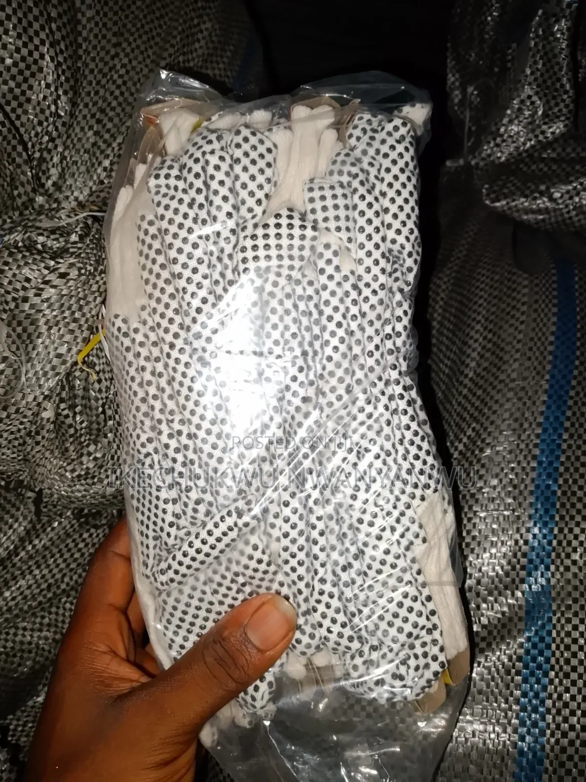 Thick Dotted Hand Gloves