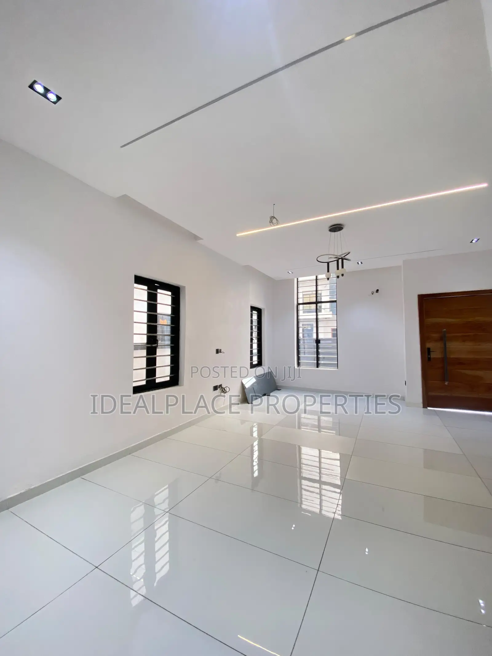 4bdrm Duplex in Sangotedo for sale